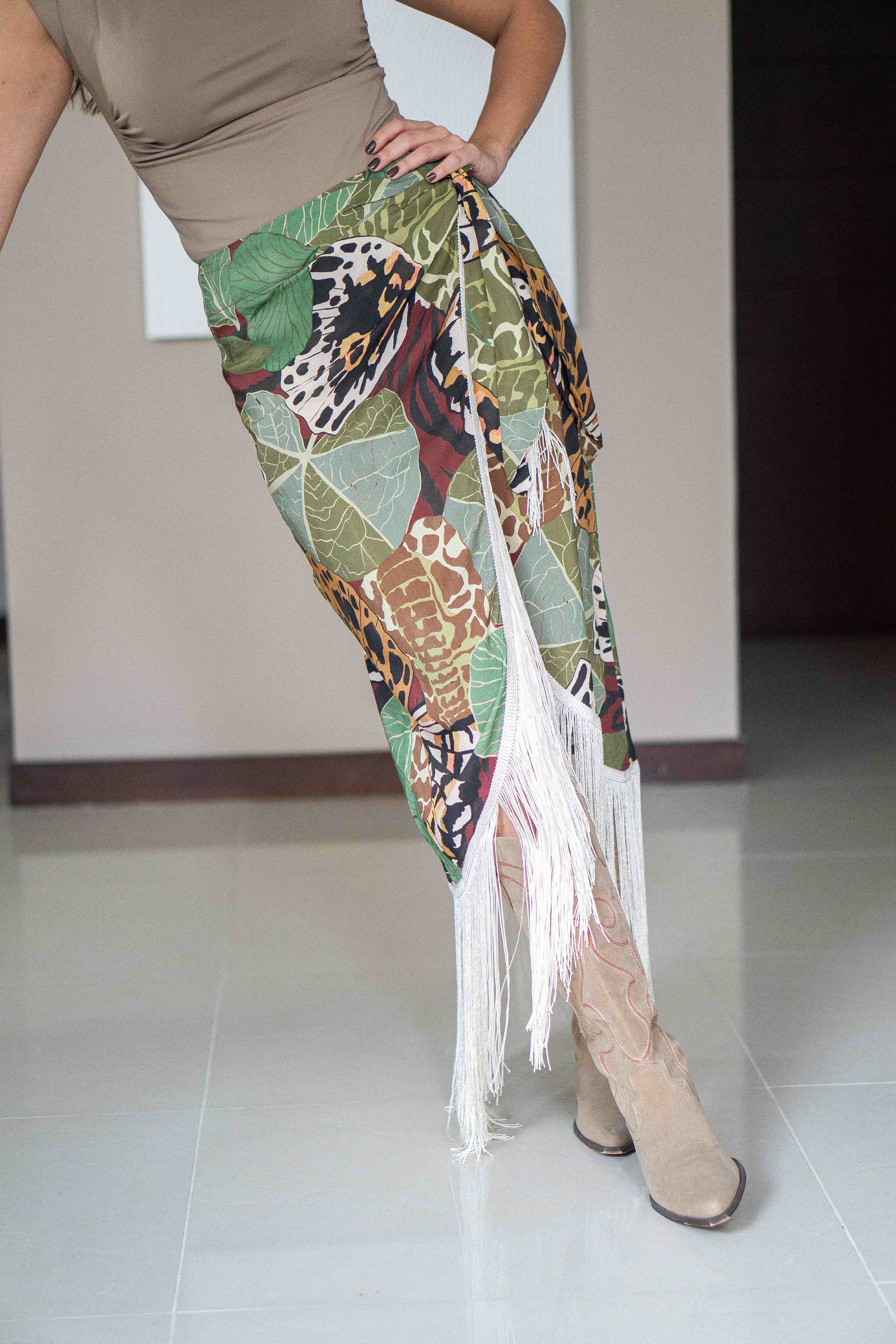 PTJ2762 falda con flecos estampada con lazos