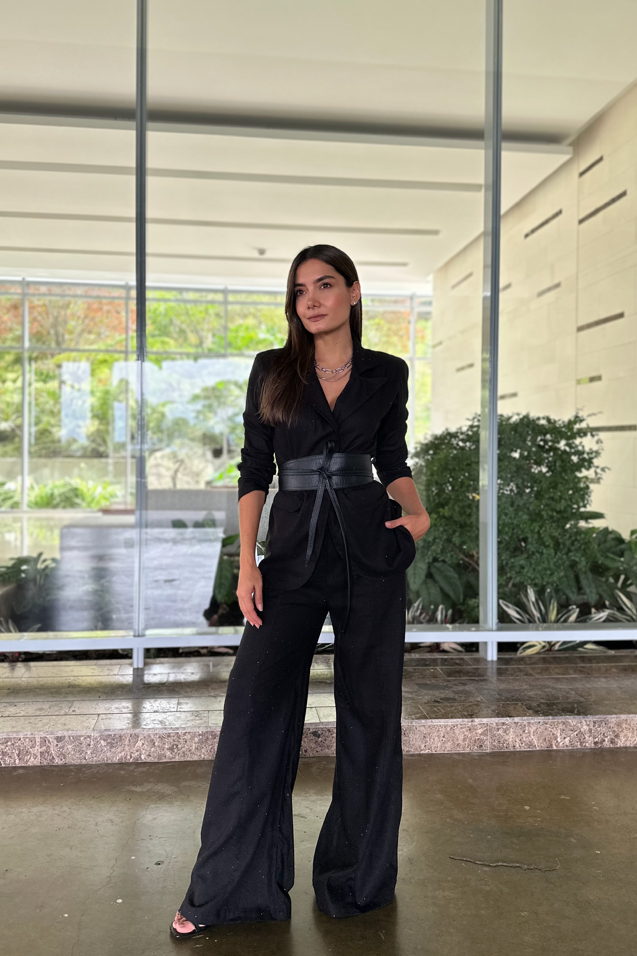 PTJ277129 blazer con pantalón en lino color negro