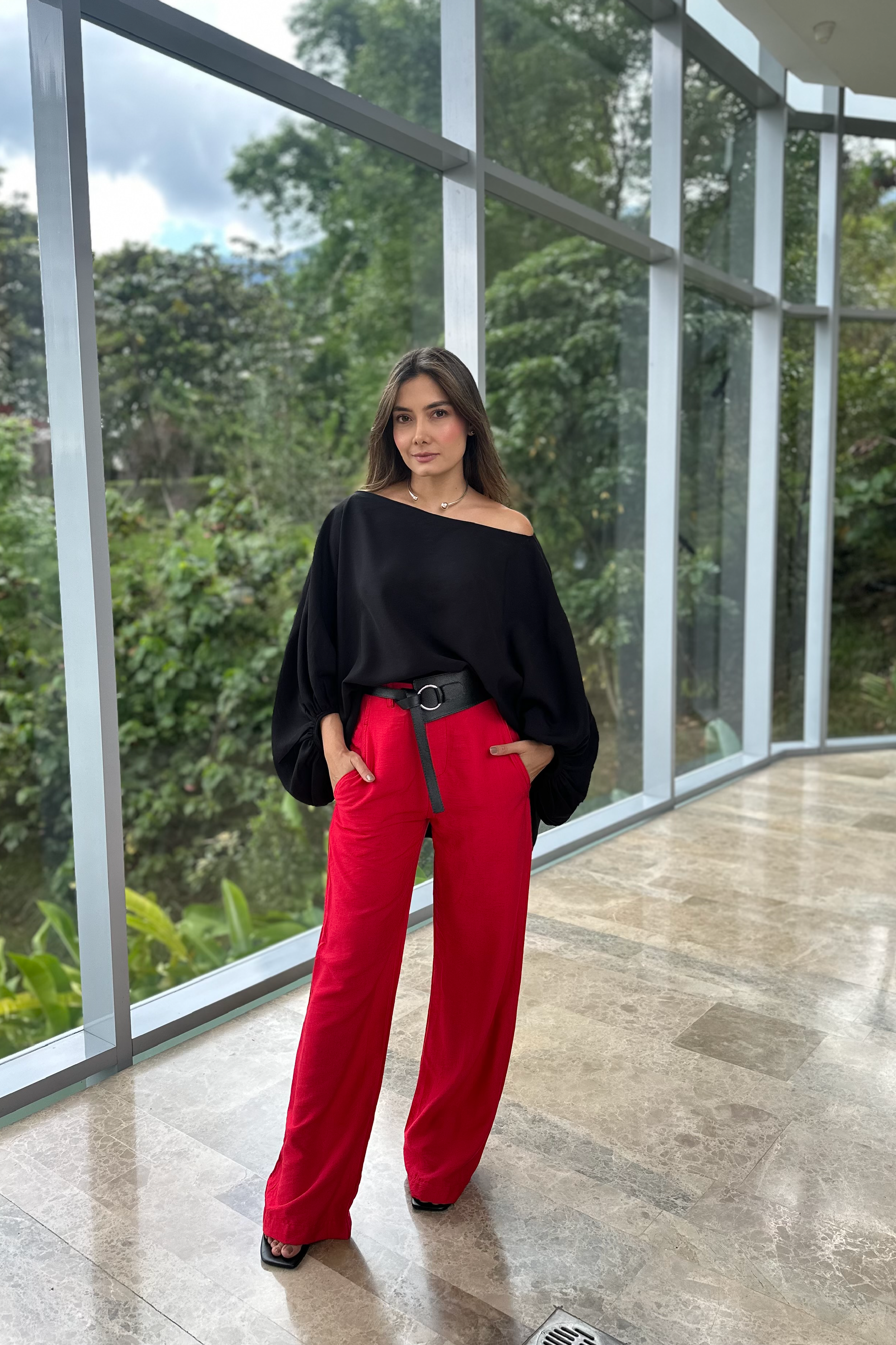 PTJ278629 pantalón rojo con blusón