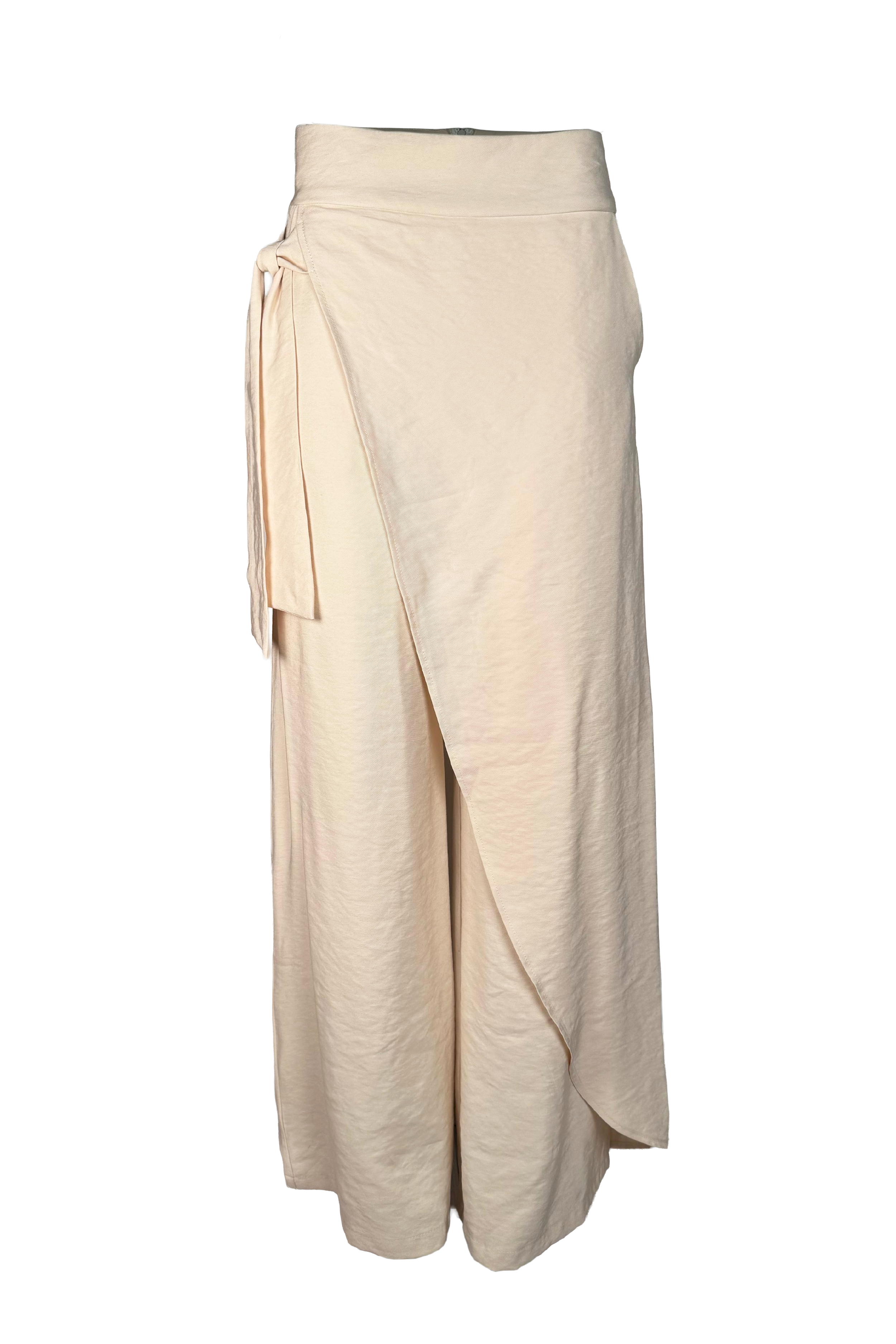 PTJ2844 pantalón con lazos y bolsillos y blusa tipo cuello bandeja color beige