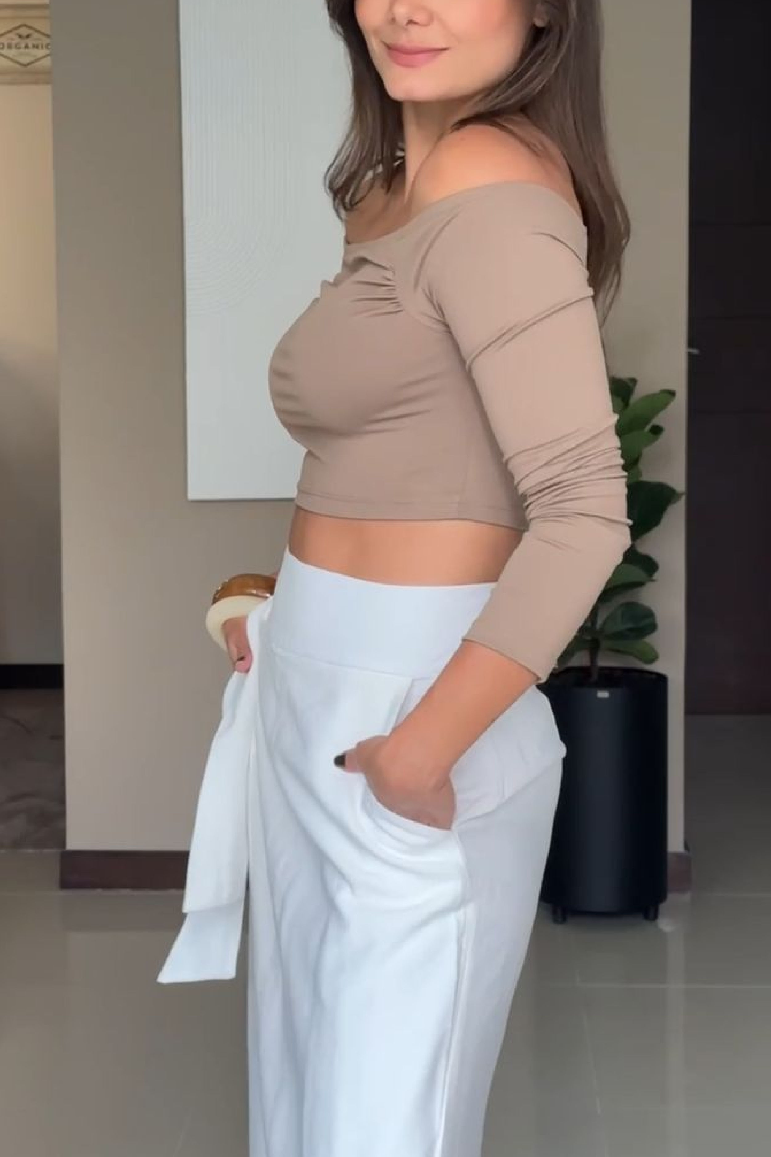 PTJ2844 pantalón con lazos y bolsillos y blusa tipo cuello bandeja 