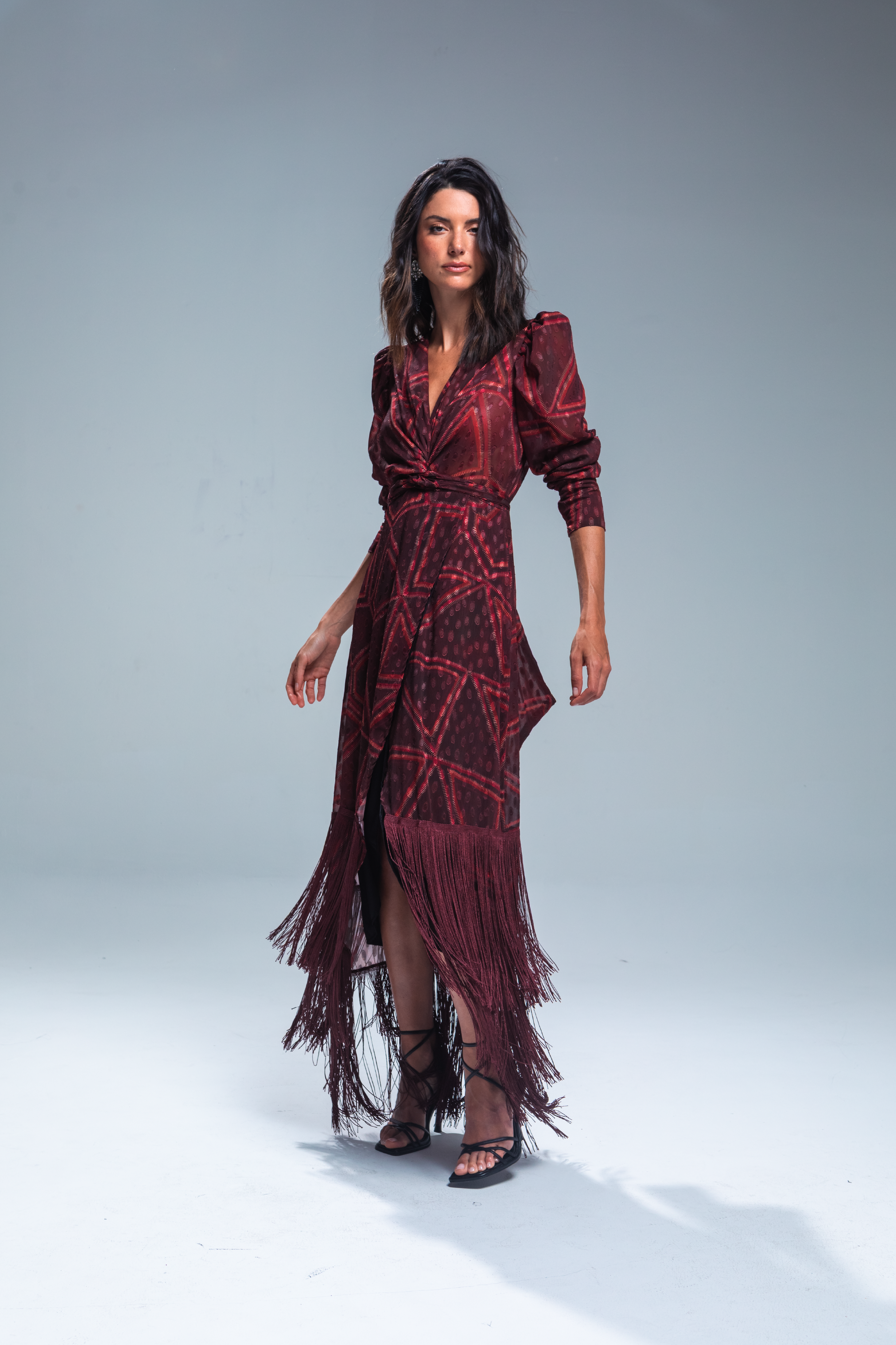 PTJ28491200 vestido largo con flecos y manga larga 