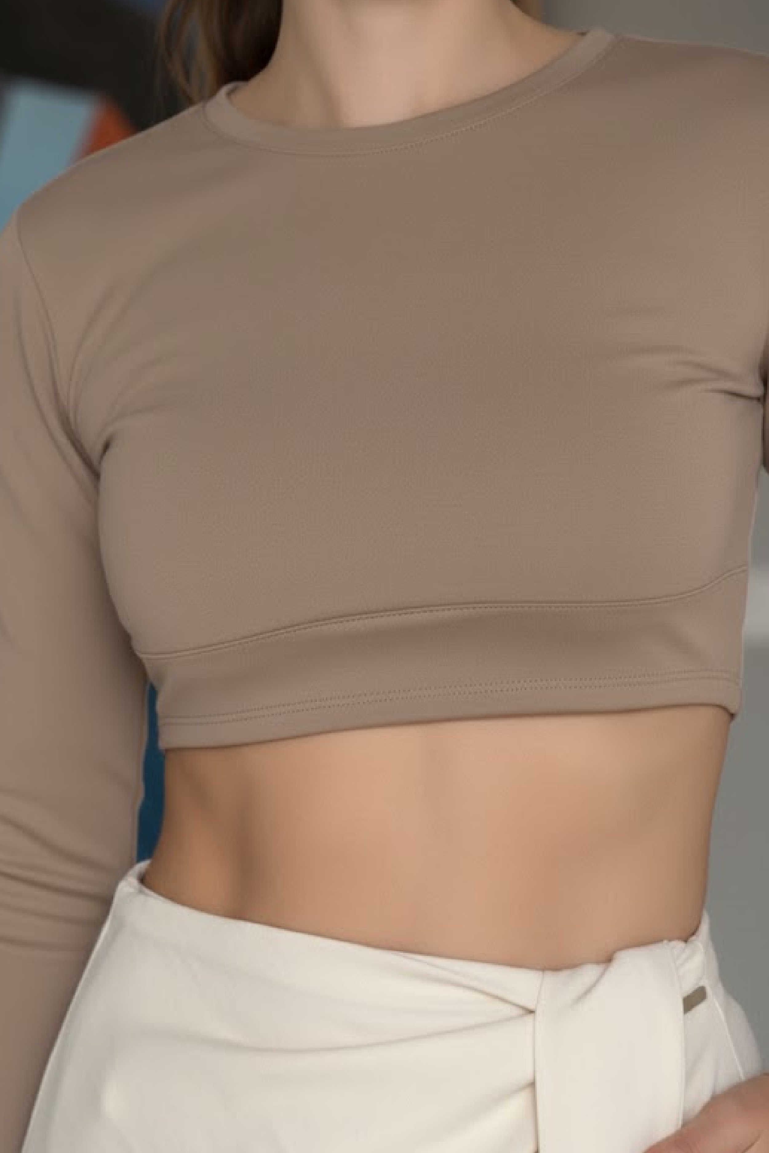 PTJ28981200 blusa corta color arena 