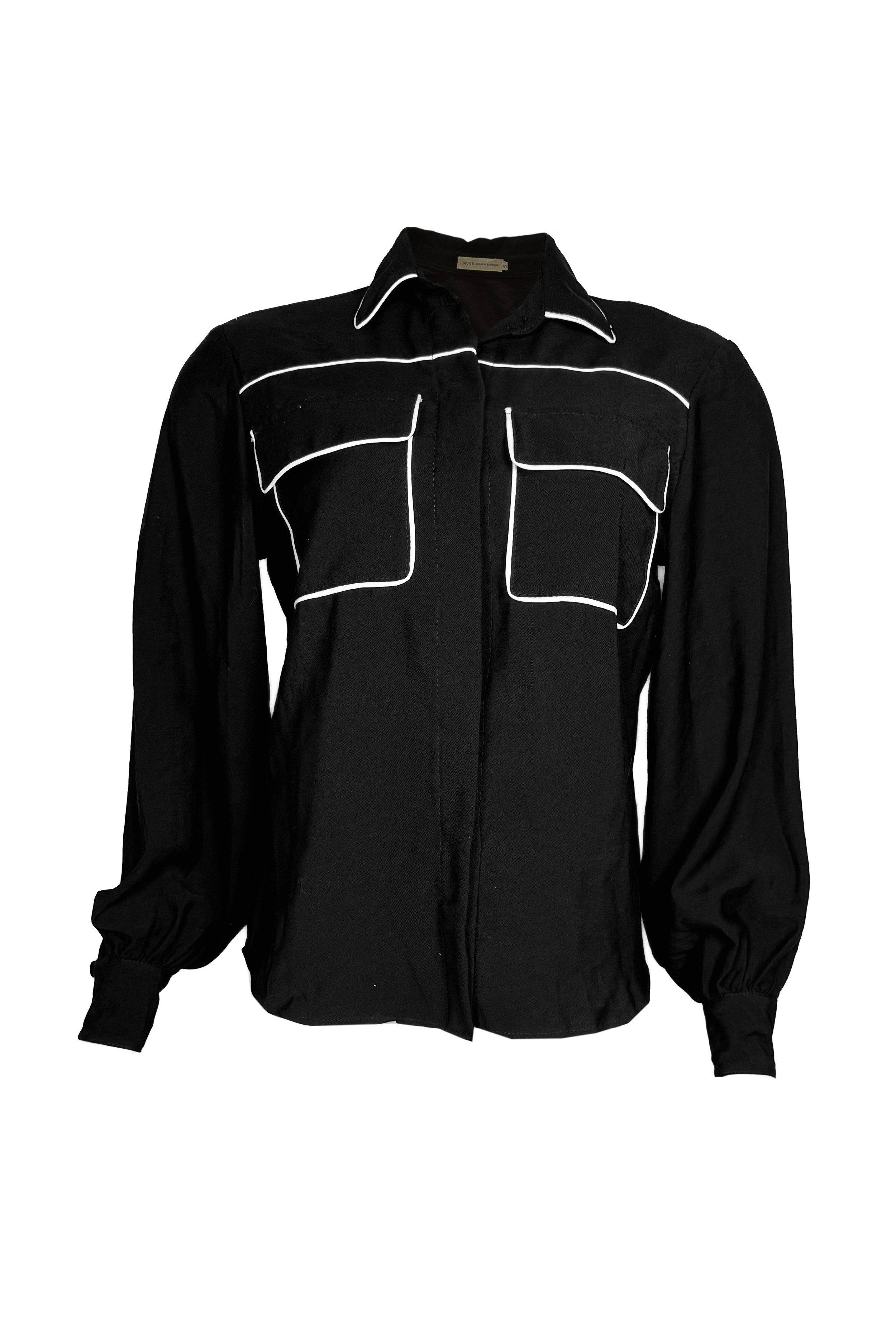 PTJ29423000 blusa negra con línea blanca