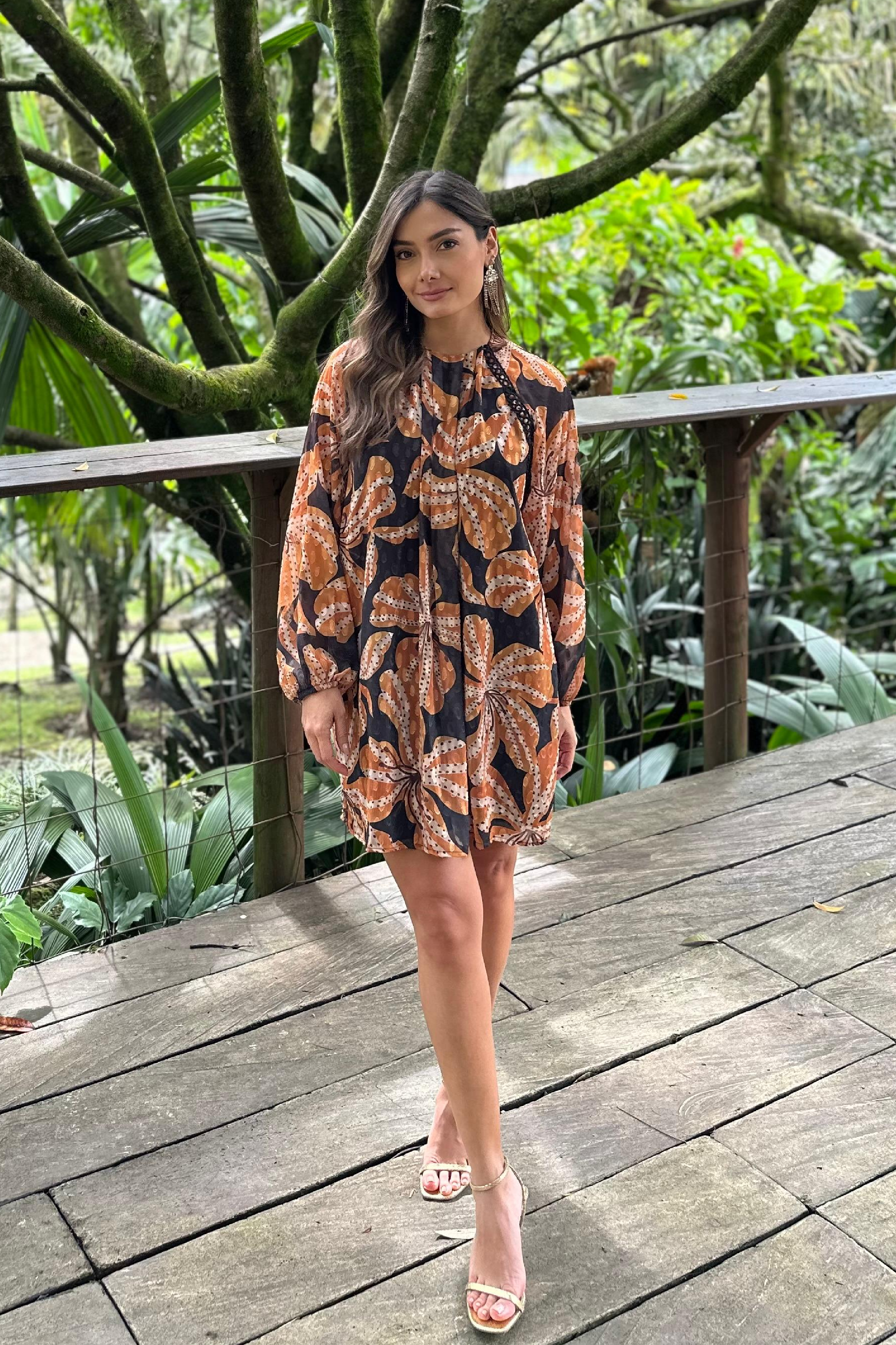 PTJ295712 vestido corto estampado con detalles románticos 