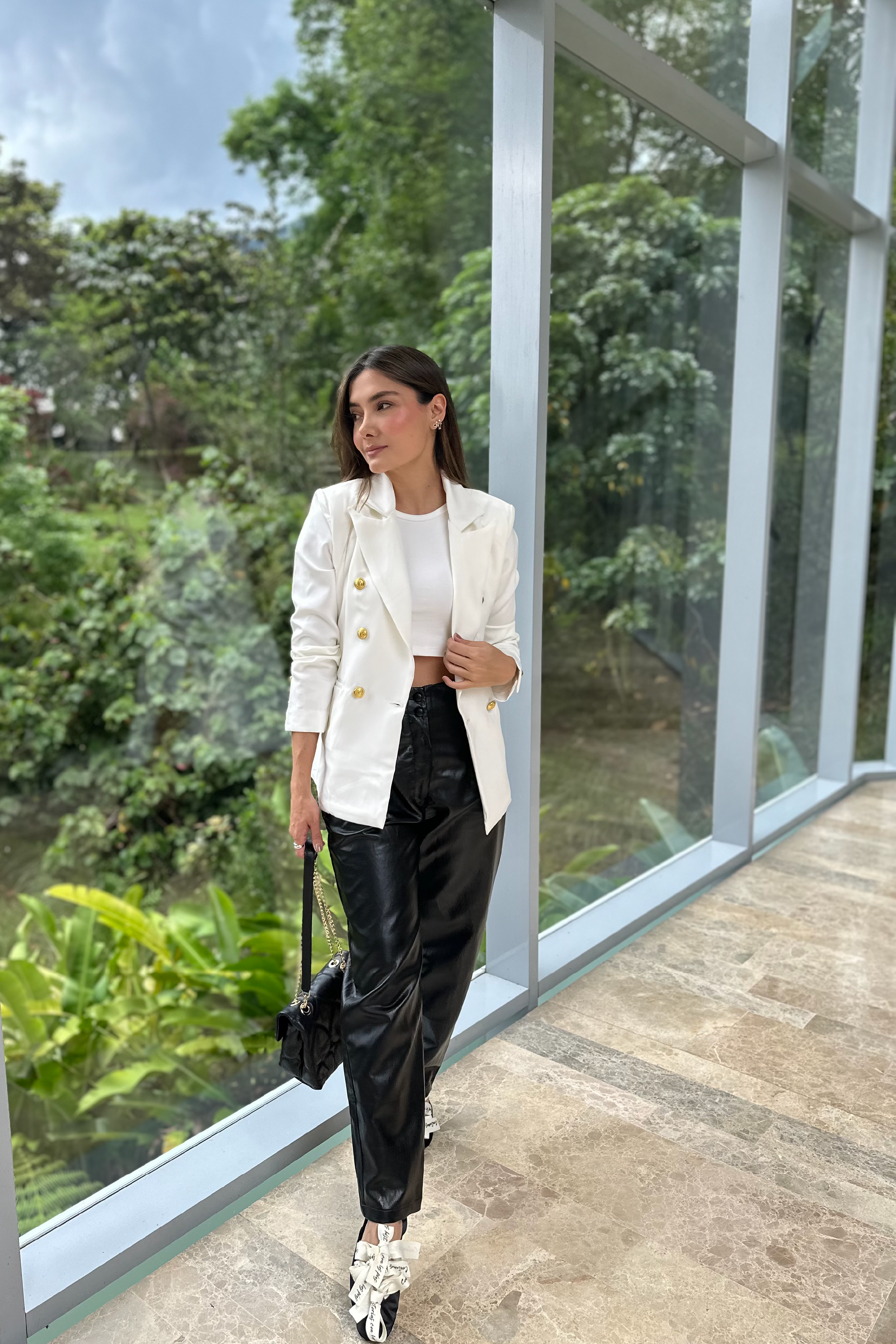 PTJ296024 pantalón baggy negro con botones