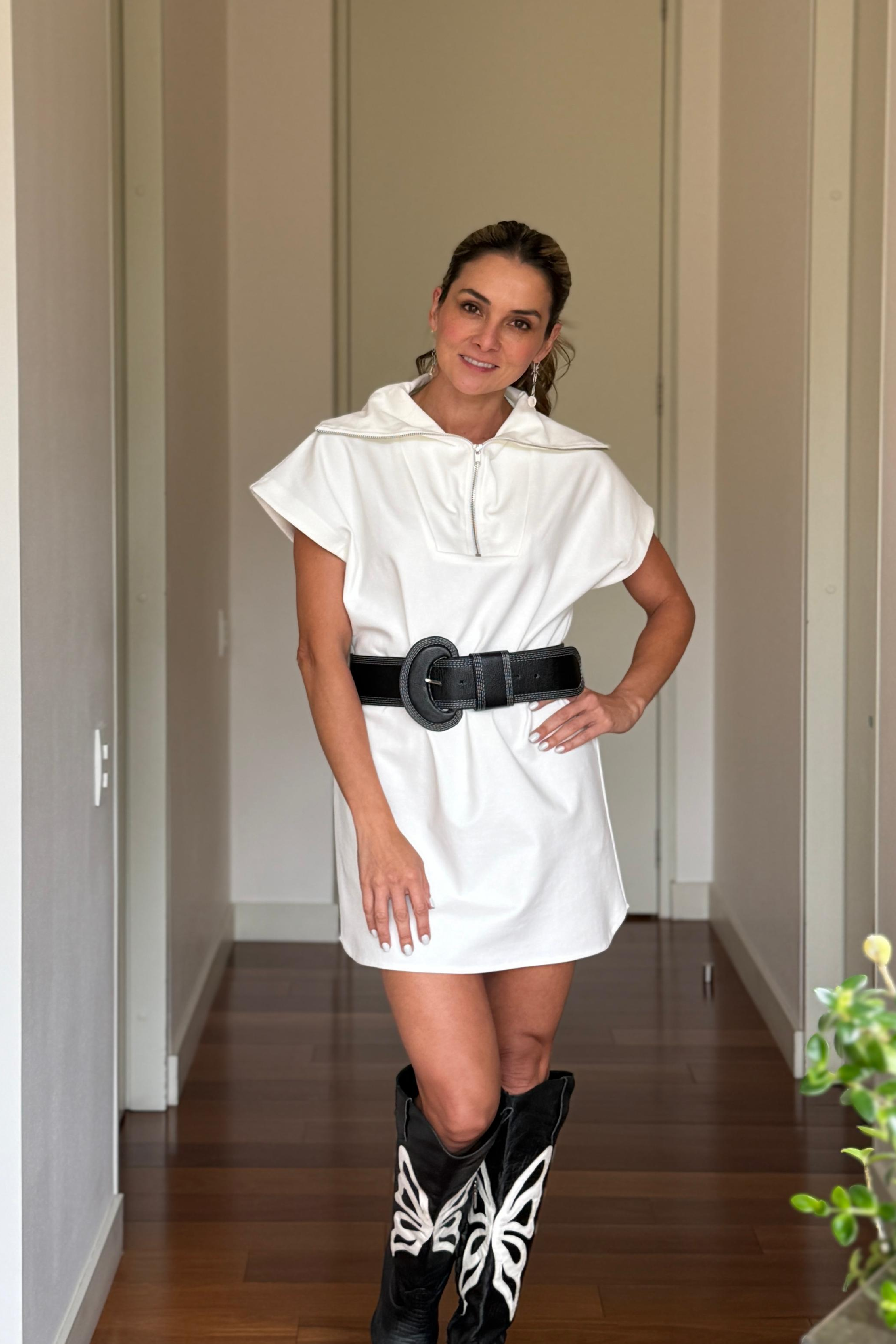 PTJ297129 vestido corto blanco con cierre con correa
