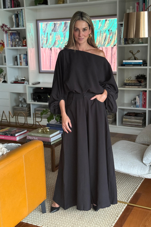 PTJ29823000 blusa cuello bandeja color negro