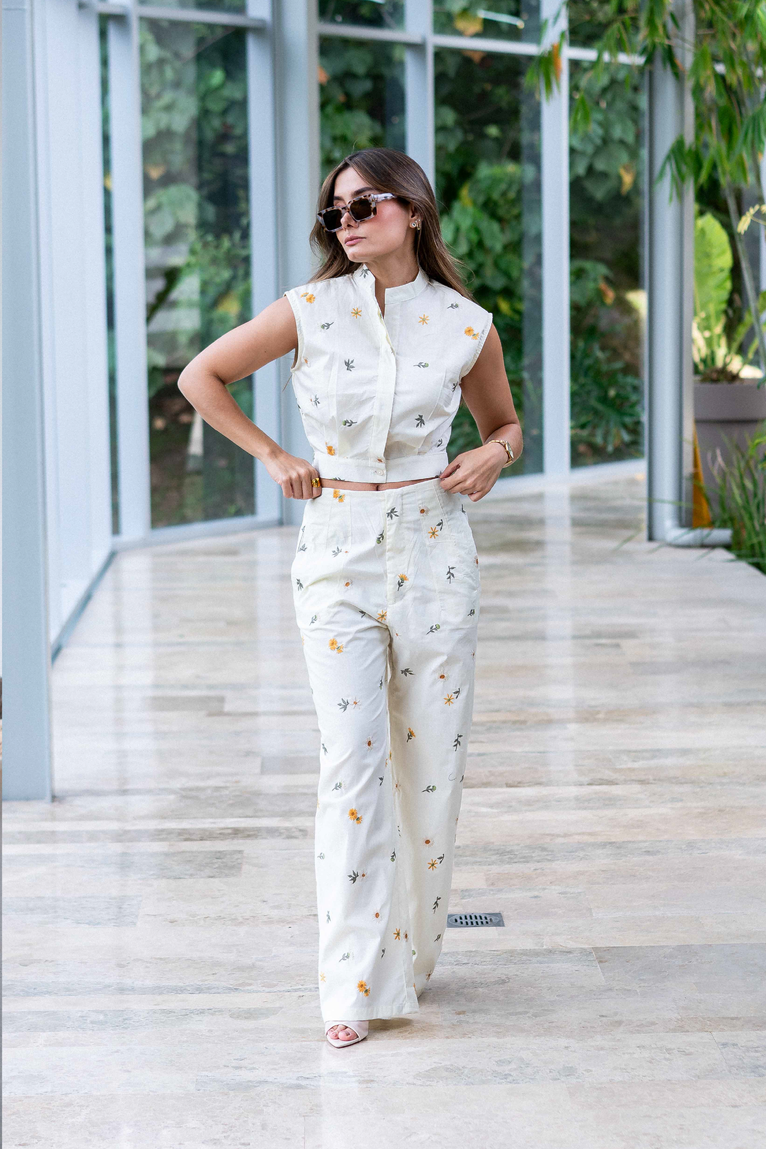 PTJ29950 pantalón con bolsillos y botones