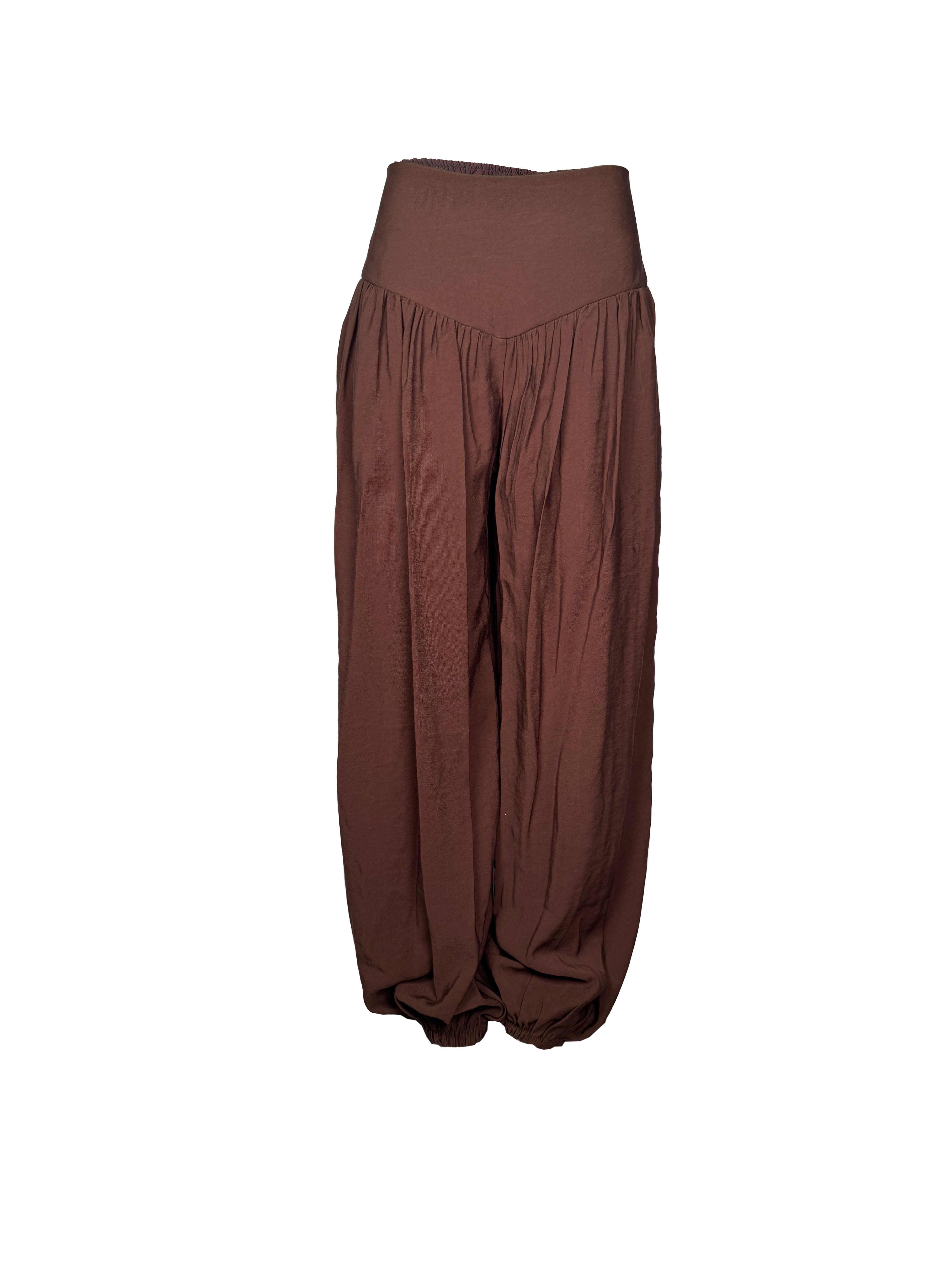 PTJ3017 pantalón café muy amplio, tipo aladino. 