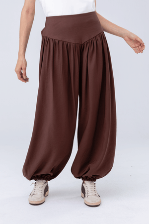 PTJ30173 pantalón aladino café