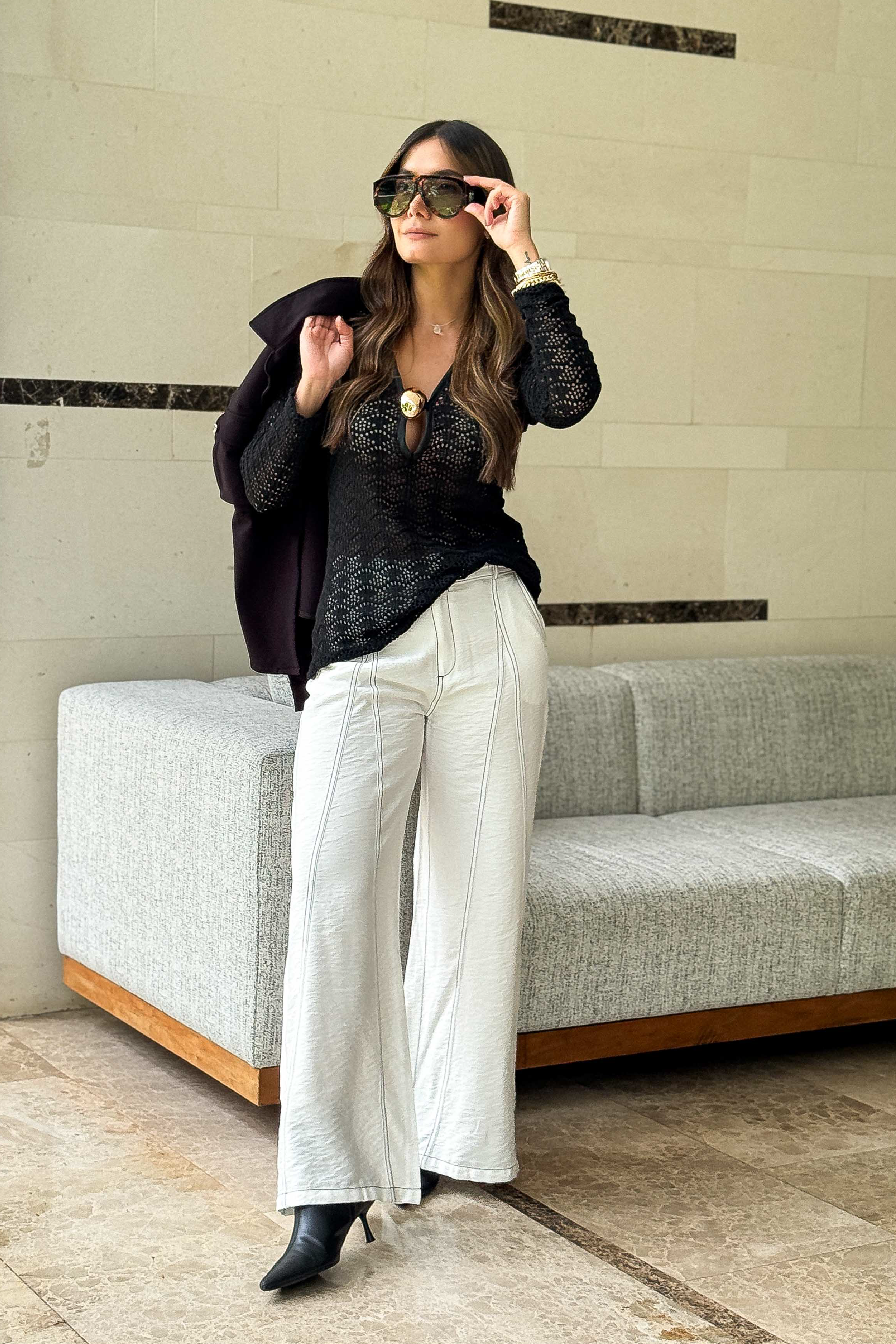 PTJ302119 Blusa con broche y textura Jazmín 