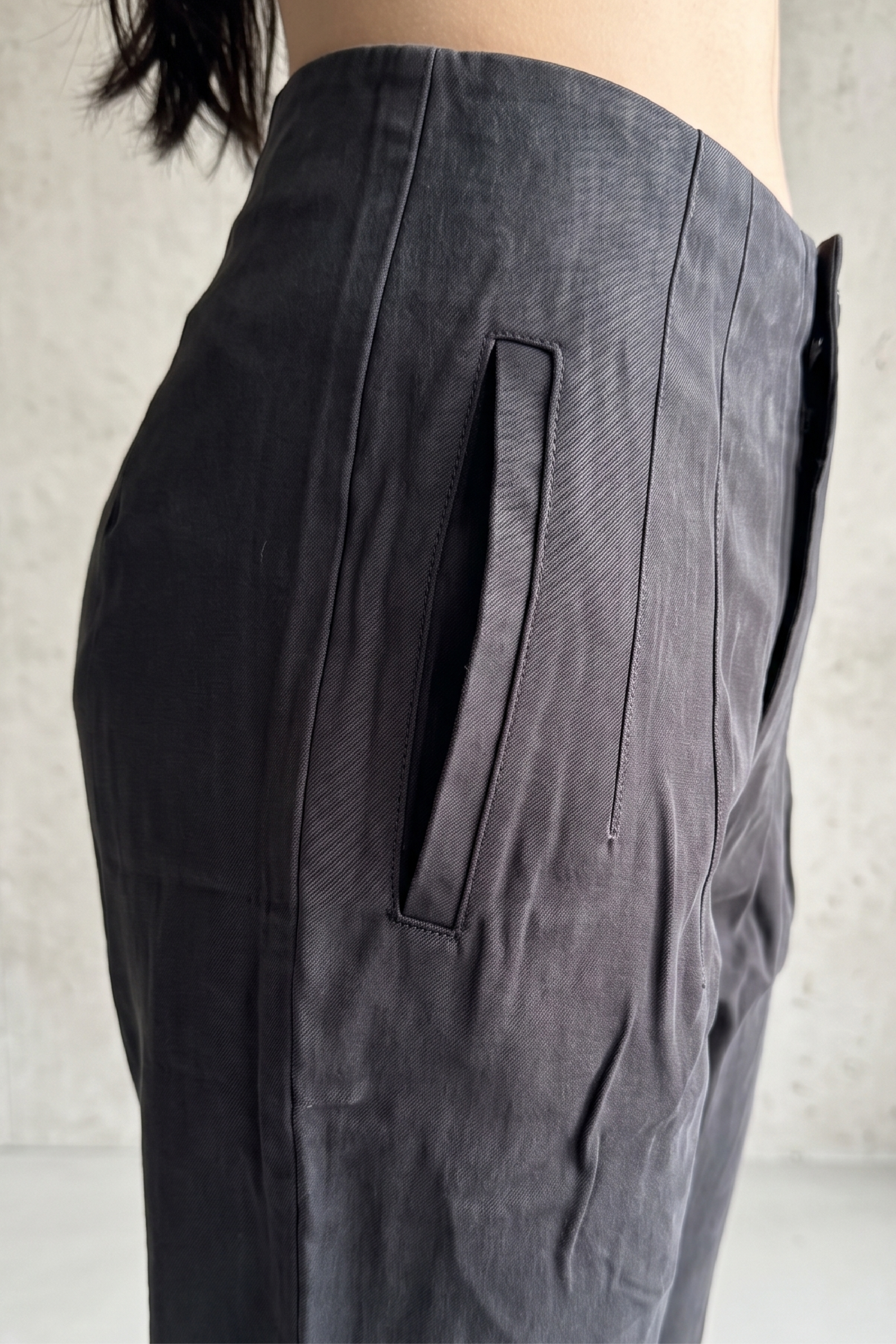 PTJ306829000 pantalón con bolsillo color negro