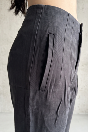 PTJ306829000 pantalón con bolsillo color negro