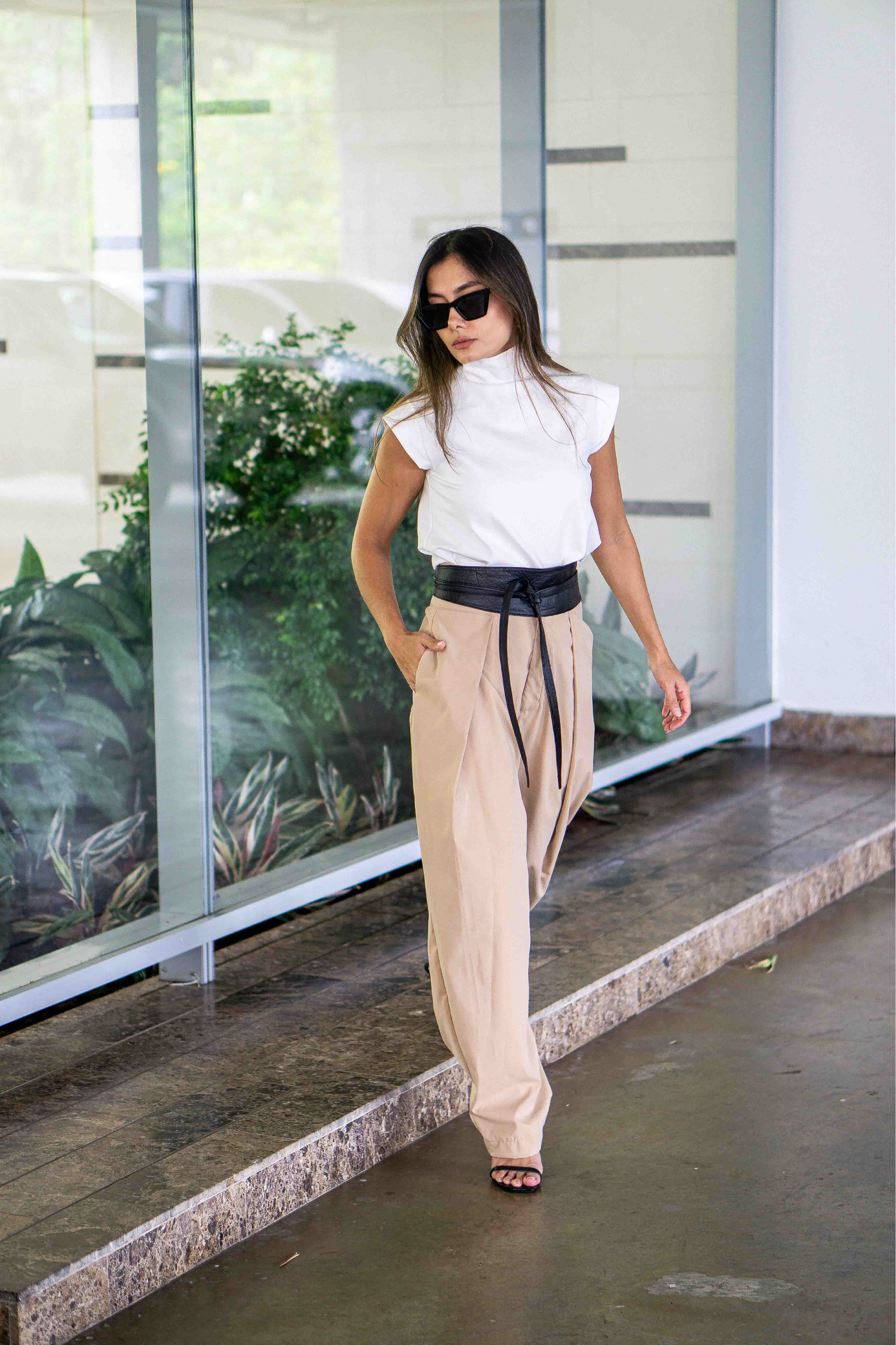PTJ307412 pantalón amplio con cinturón