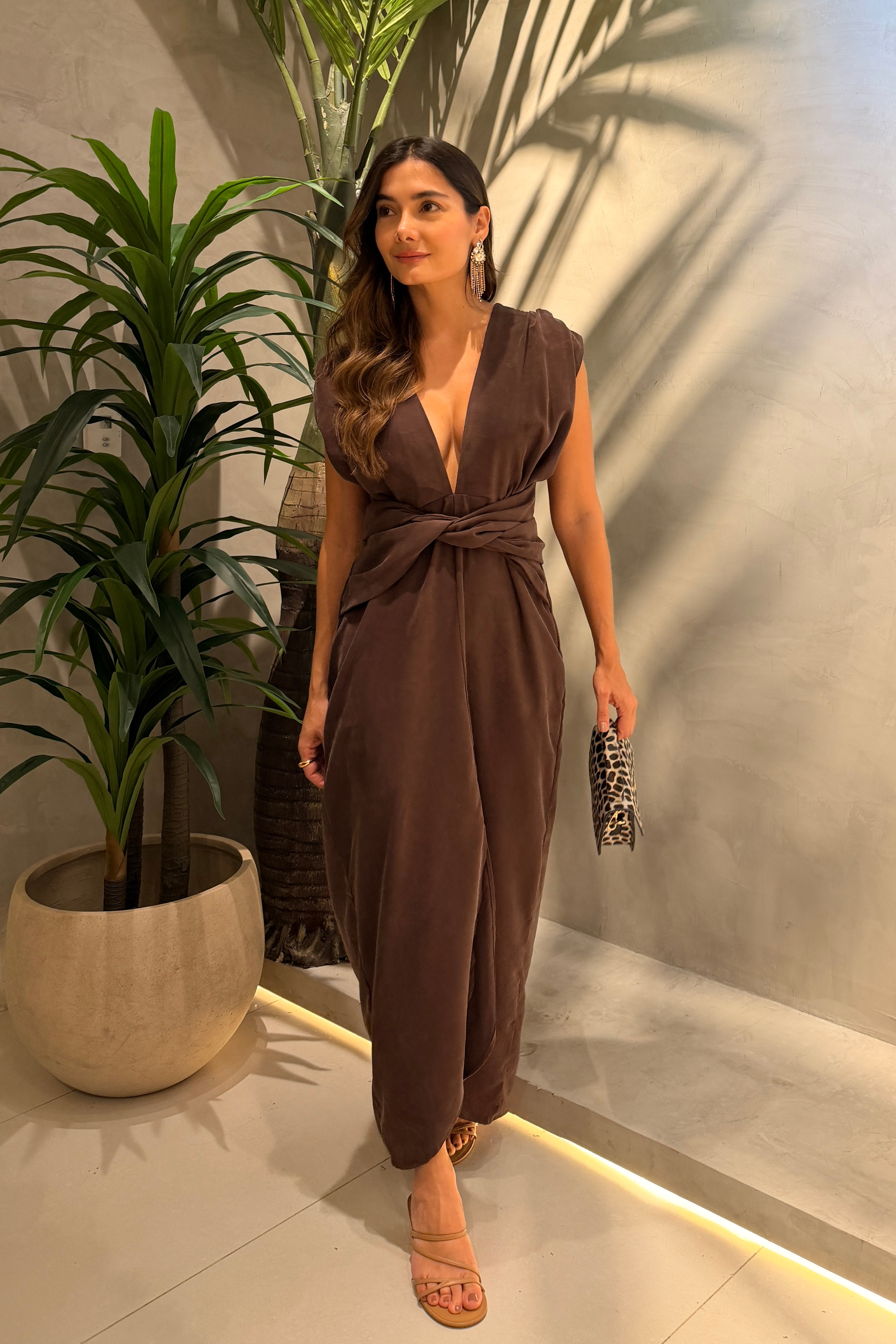 PTJ308212 vestido midi color café con lazos