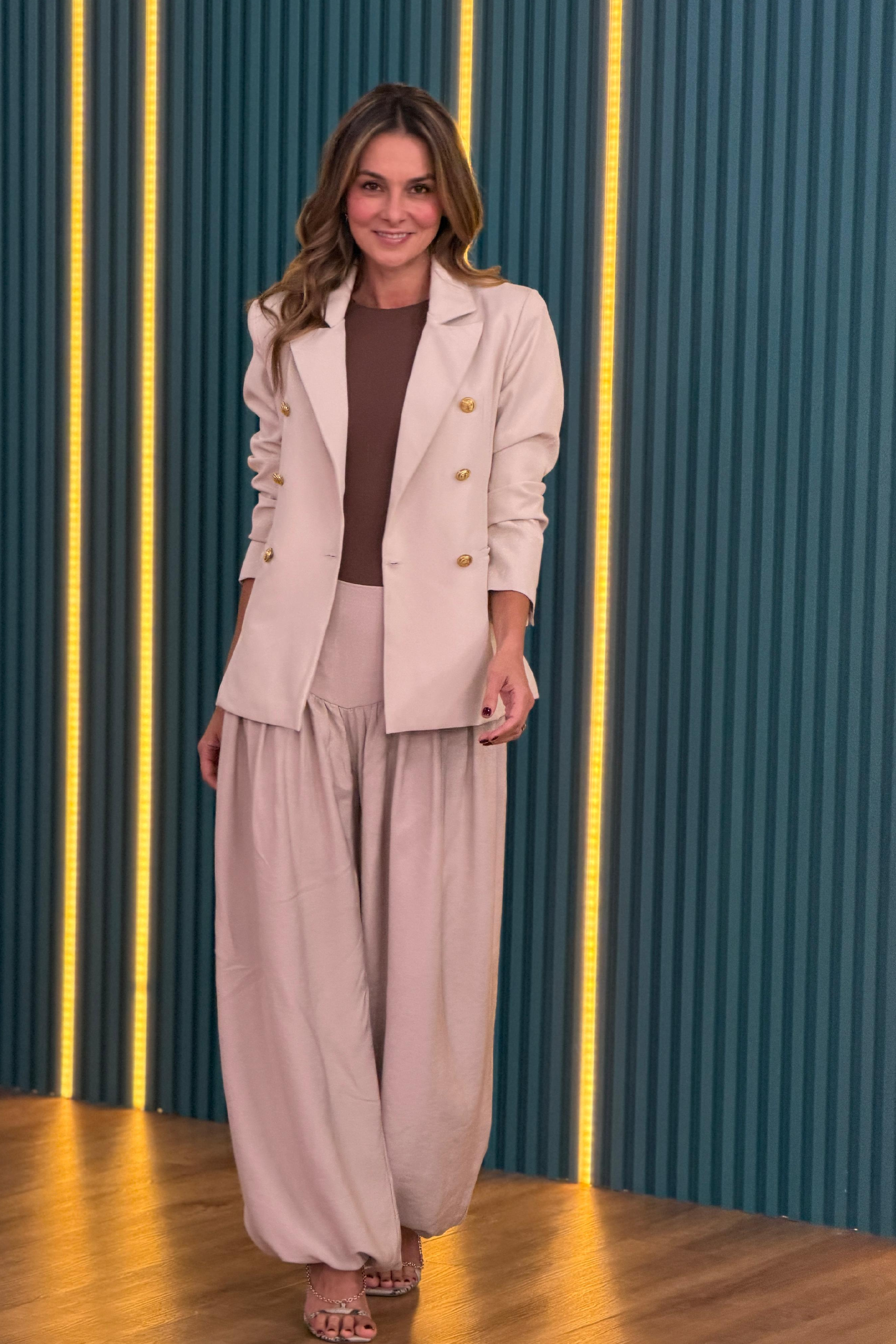 PTJ309012 blazer con body café