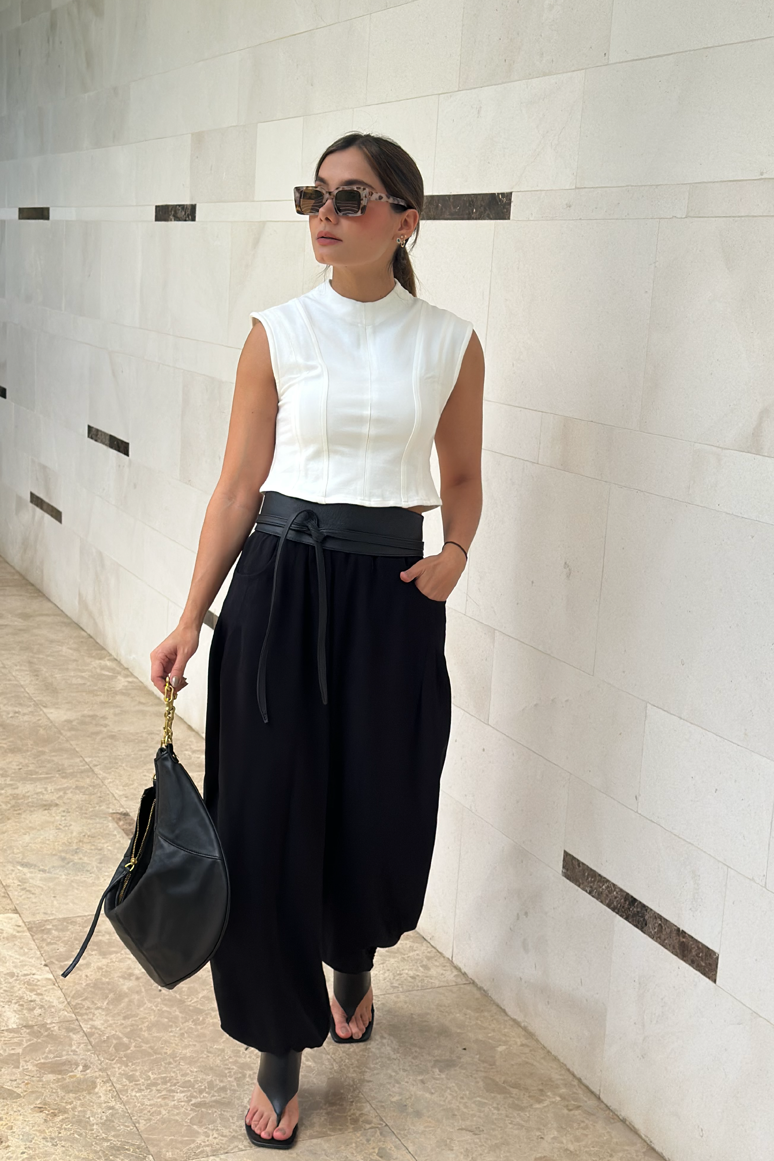 PTJ4002300 pantalón con cinturón negro 