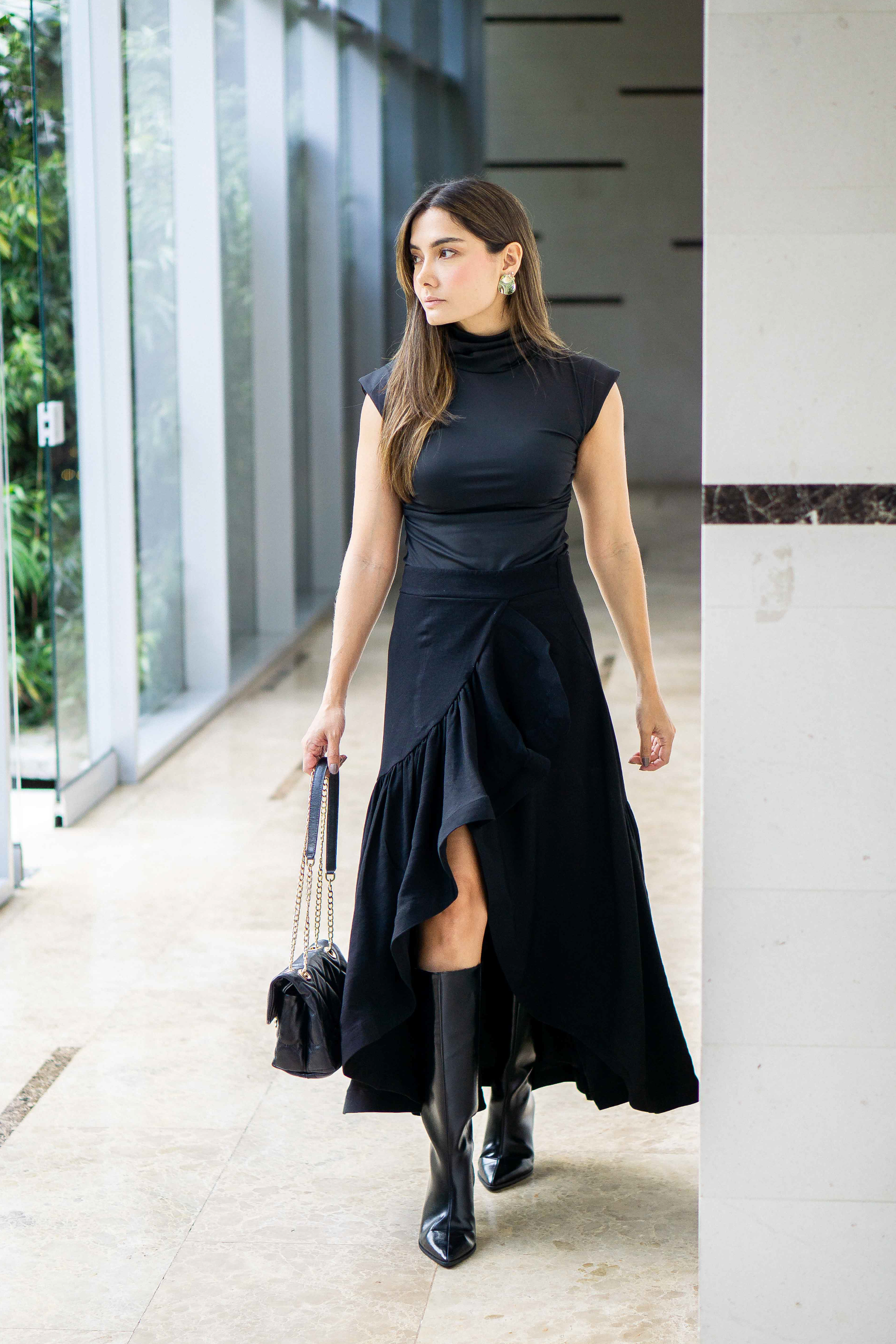 PTJ401529 falda con boleros negra