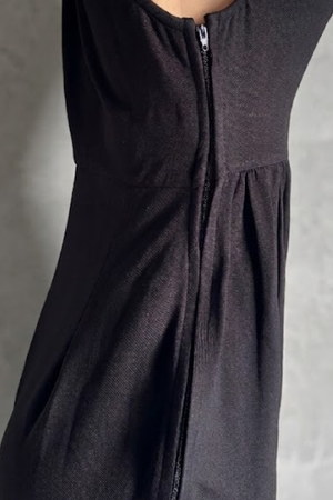 PTJ403229 vestido midi con escote en la cintura 