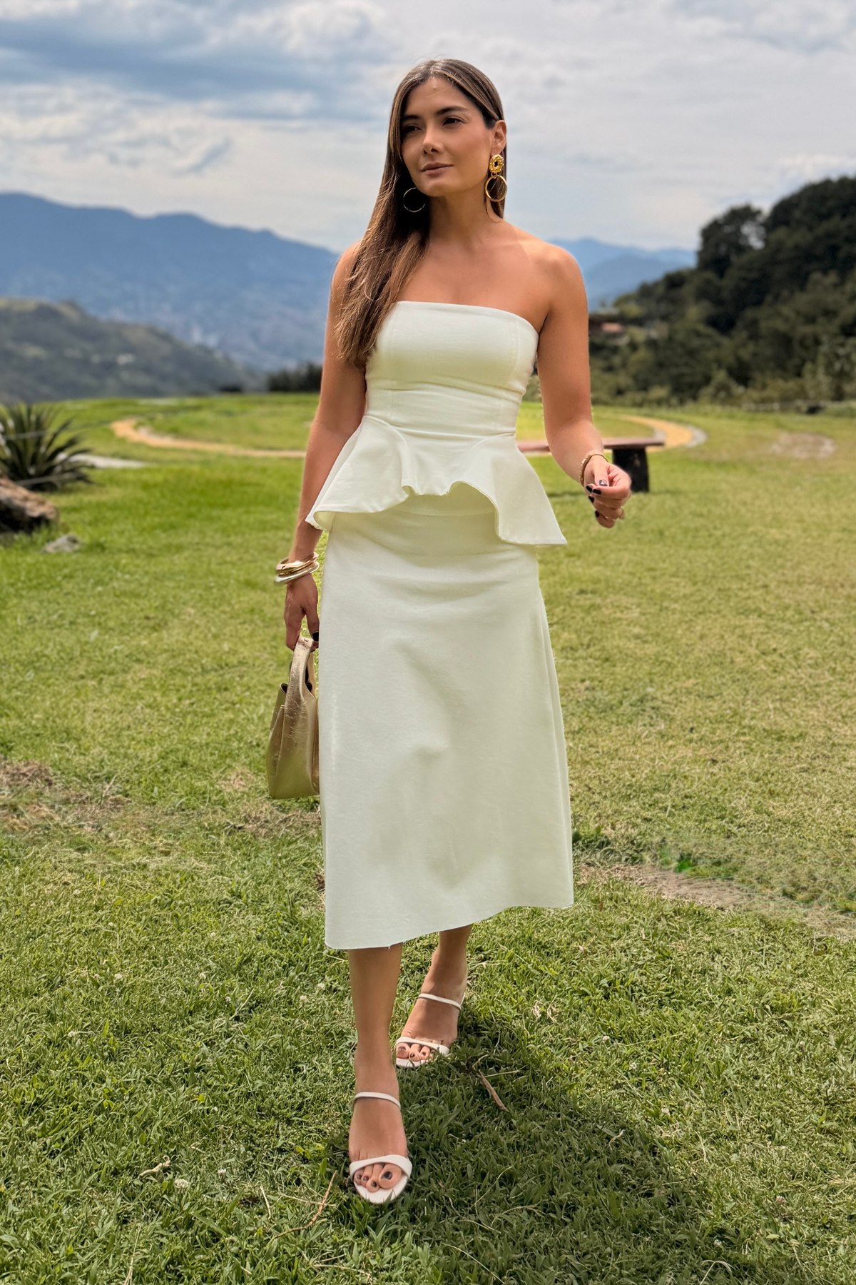PTJ7035200 blusa con boleros y falda blanca