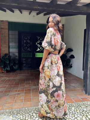 Vestido con escote en la espalda