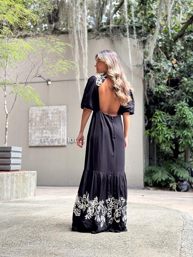 Vestido manga 3/4 con bordado espalda descubierta