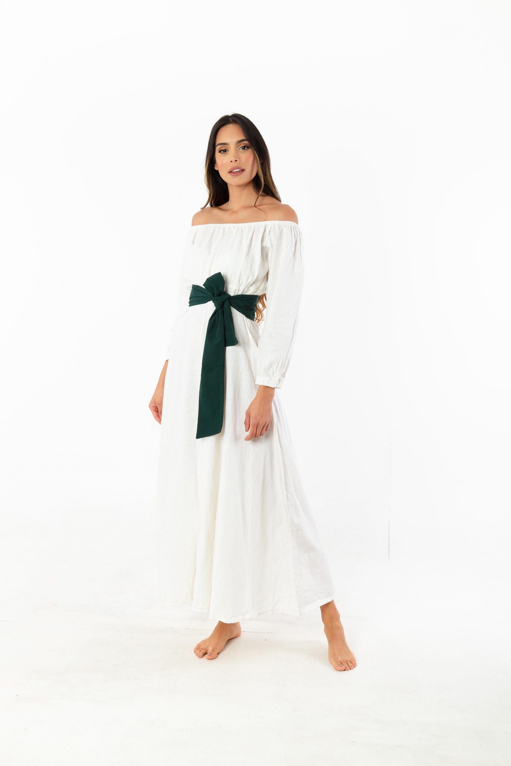 Vestido blanco con cinturon femenino
