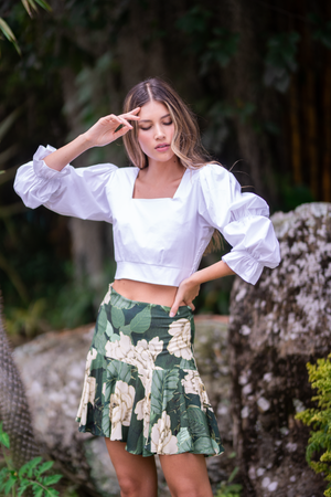 Blusa blanca con mangas para mujer