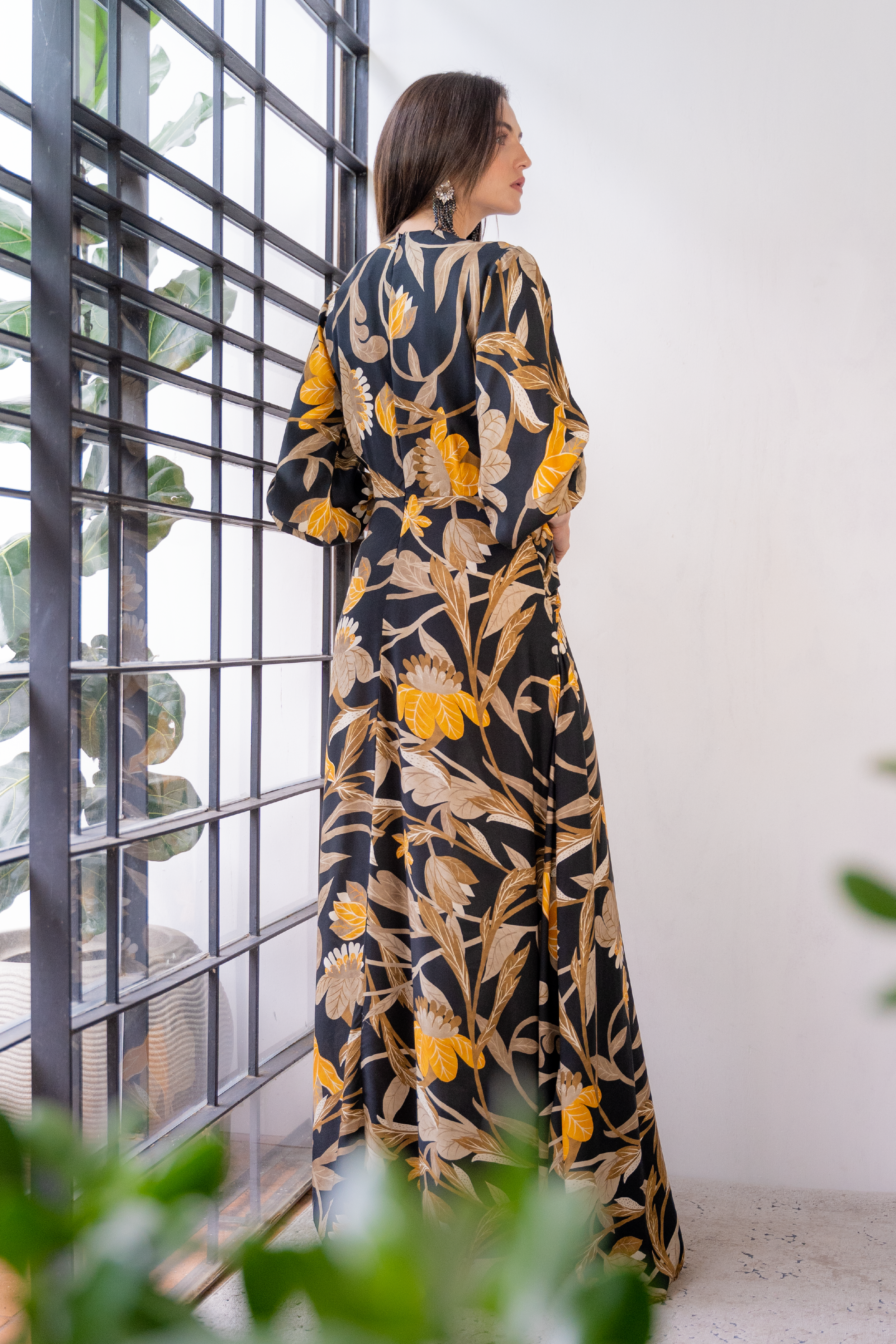 Vestido largo con lazos en frente