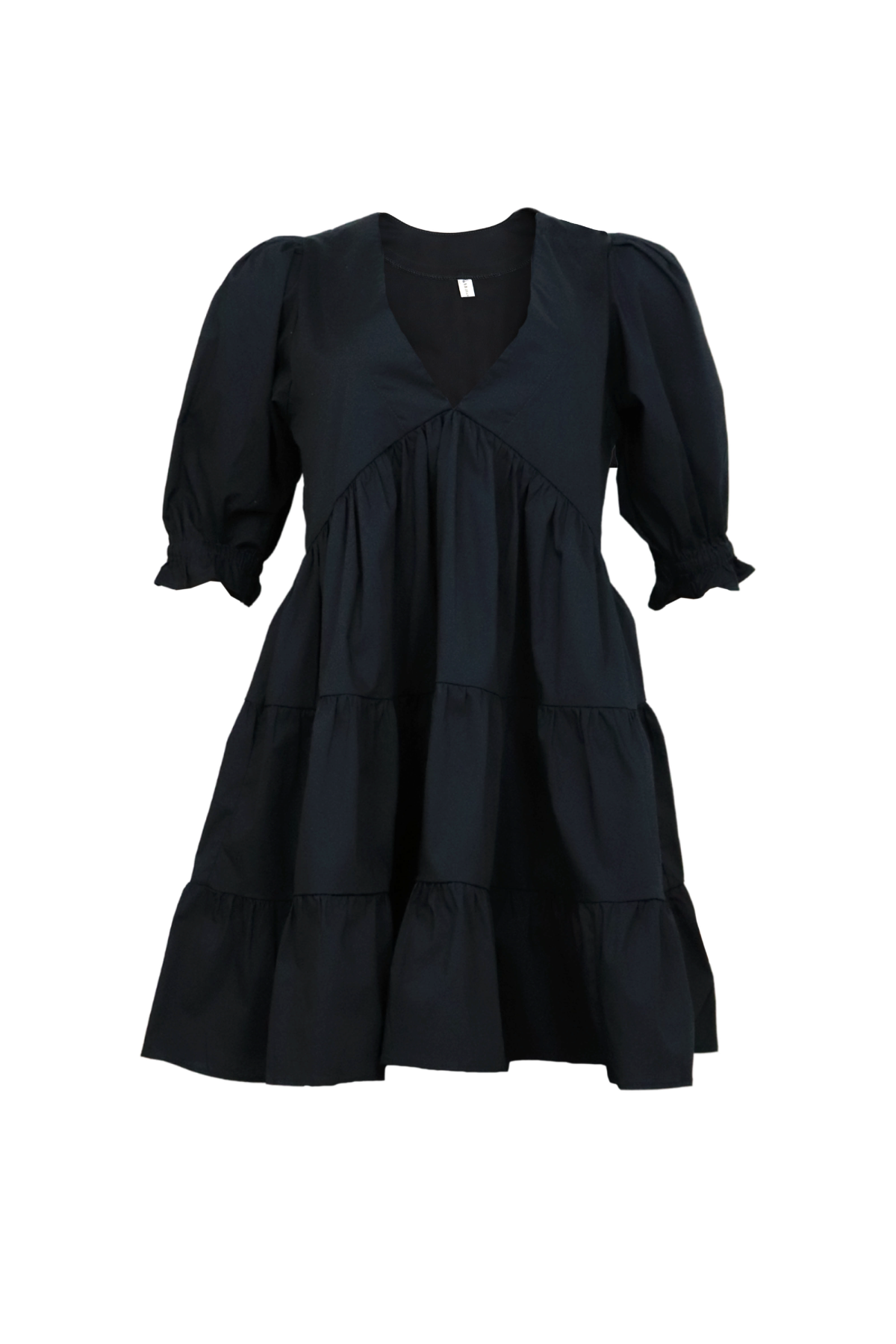 Vestido corto y negro con mangas midi.