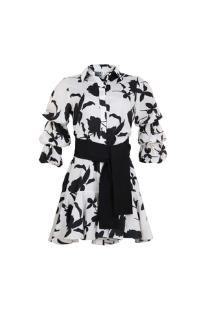 Vestido corto con mangas puff.