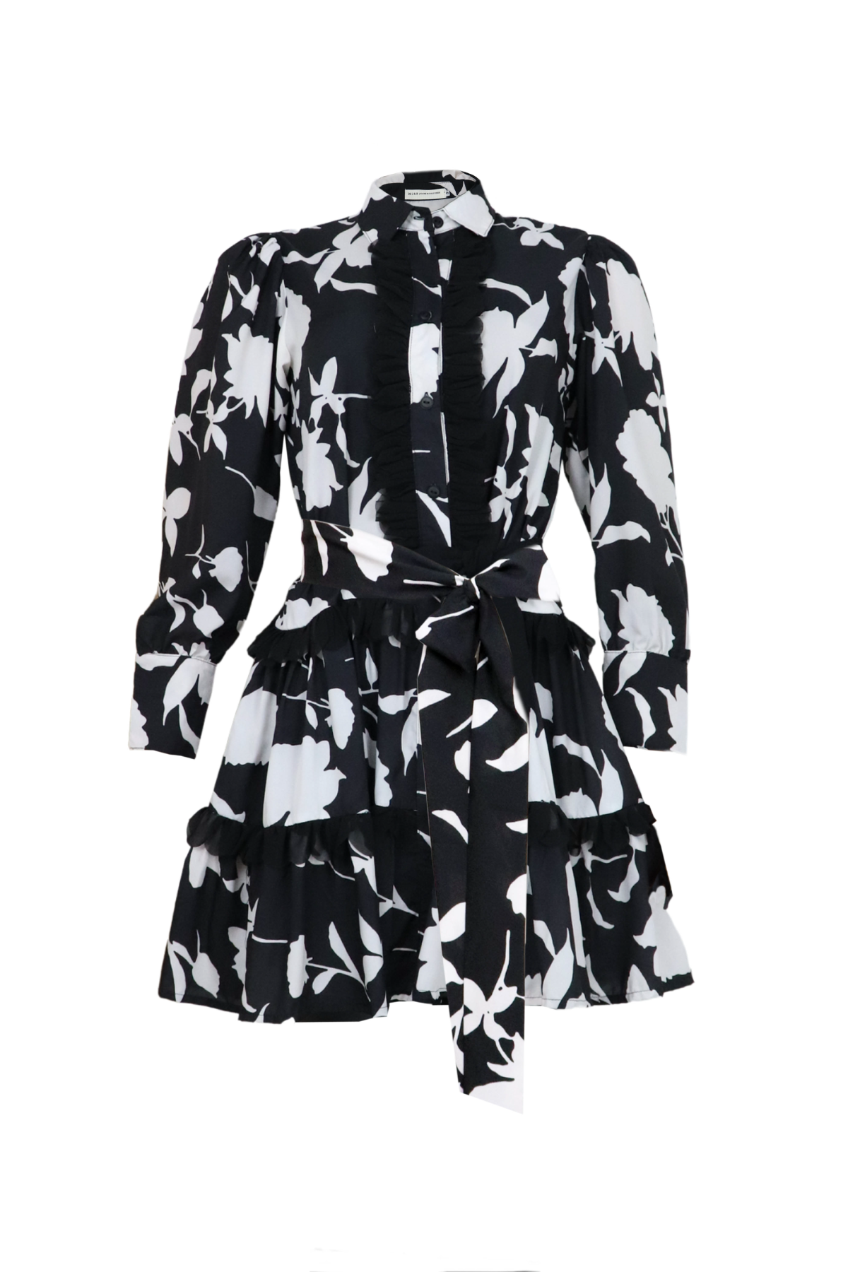 Vestido corto con estampado negro y blanco.