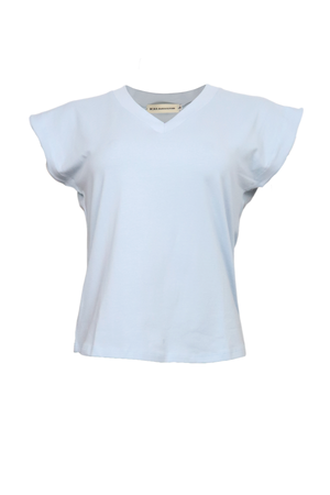 Camiseta azul de manga rodada.