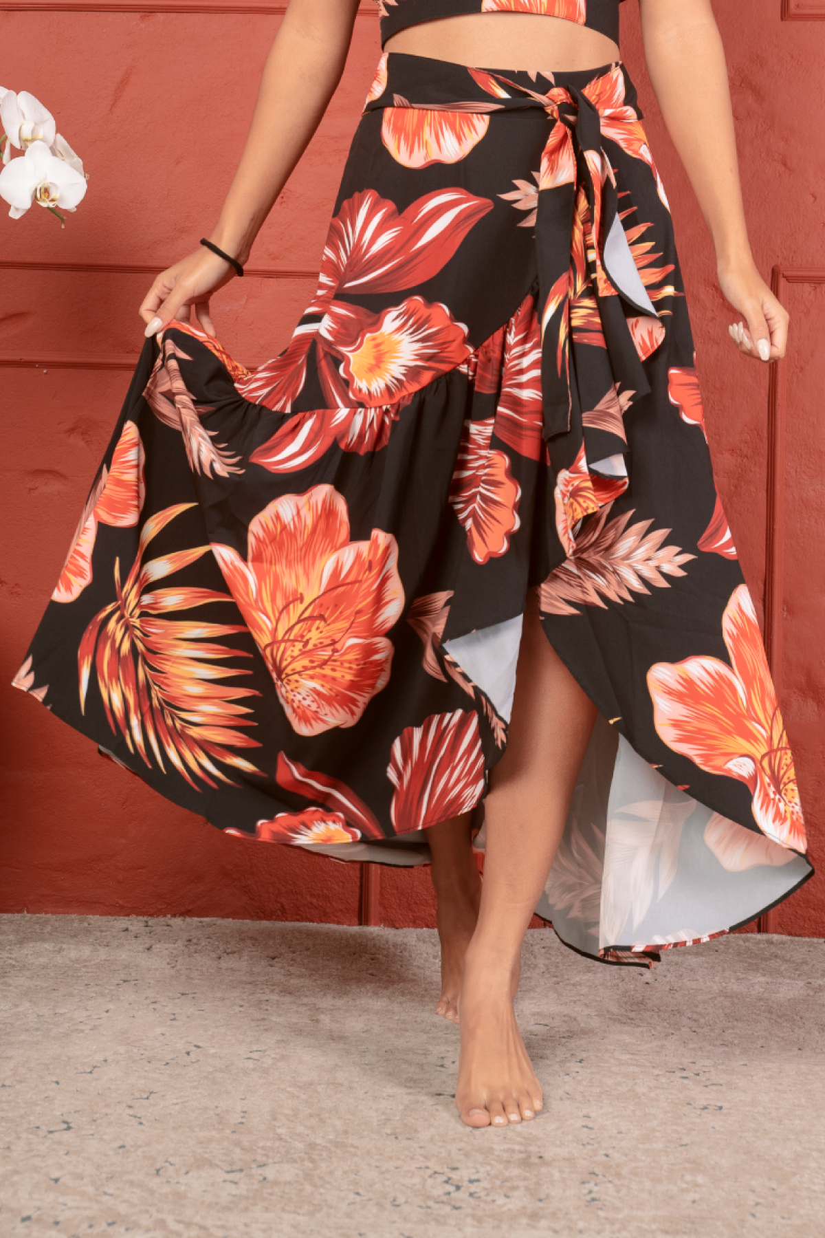 Falda larga con estampado de flroes.