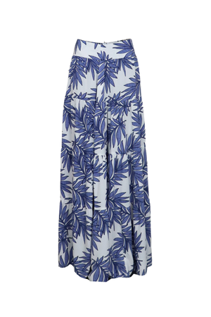 Falda blanca con estampado azul.