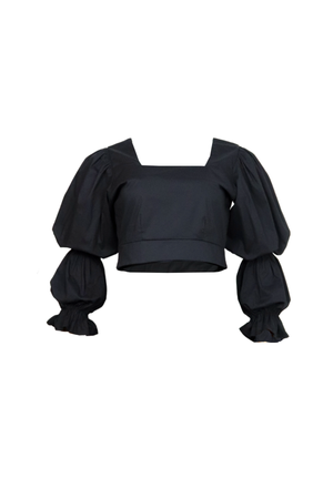 Blusa tipo crop top negra.