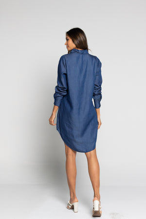 Vestido corto con mangas largas