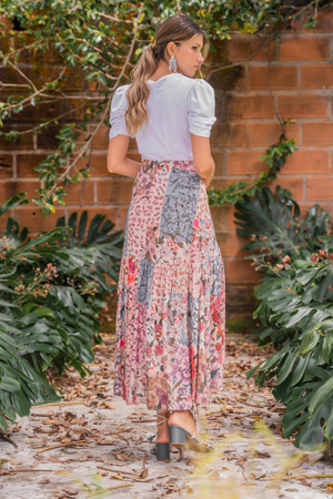 Falda con blusa blanca 