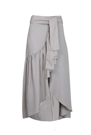 Falda gris con boleros