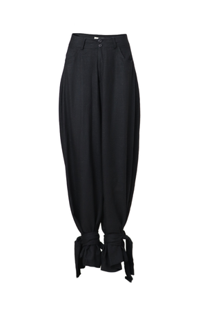 Pantalón negro con amarre en tobillos