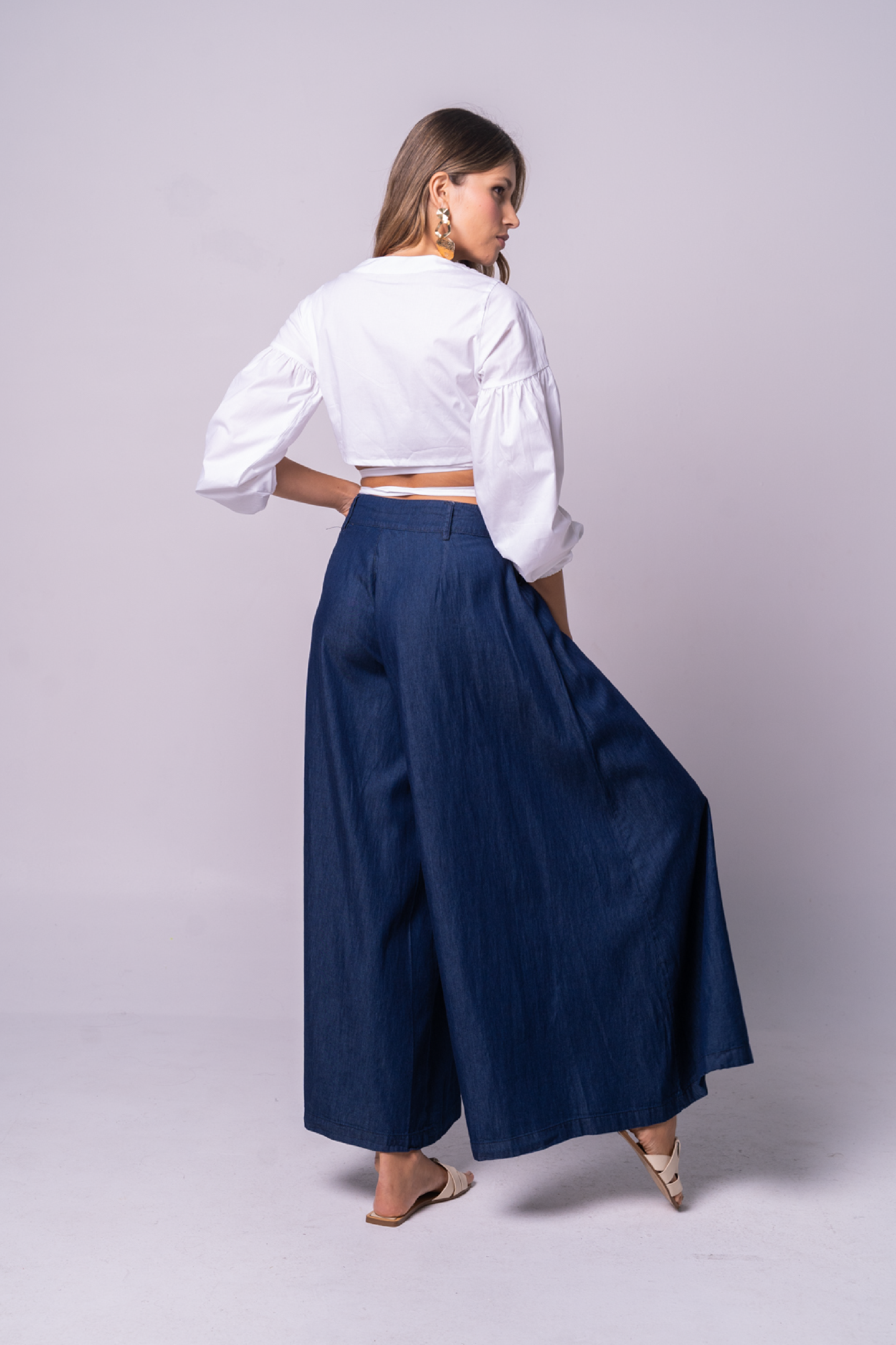 Pantalón palazzo con pasadores azul oscuro