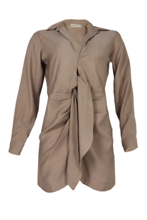 vestido corto con drapeado
